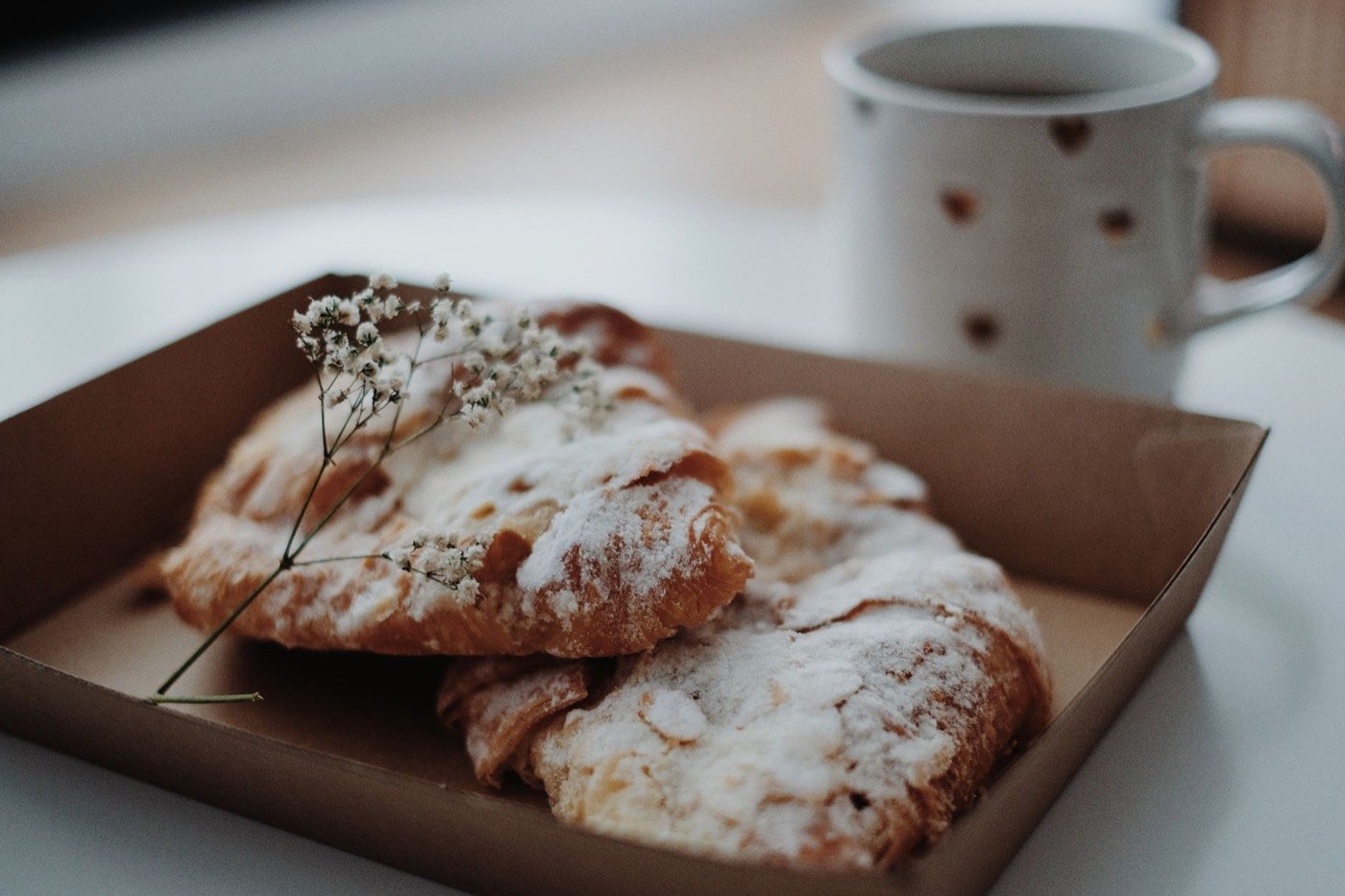 Brioche e caffè del mattino